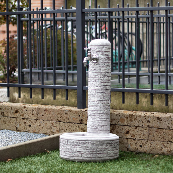 fontana-brumano-2 fontana vedovella Brumano, fontana in cemento, fontane in cemento, giardinaggio Bergamo, arredo giardino Bergamo, Rota Commerciale Bergamo