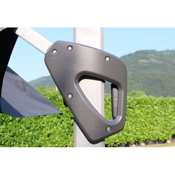 ombrellone charles-3 ombrellone grigio 3x3 Charles, ombrellone da giardino, ombrello da esterno, ombrellone in metallo, ombrelloni giardino, ombrelloni metallo, ombrelloni da esterno, ombrellone da esterno,ombrellone a braccio, arredo giardino, arredo giardino Bergamo, giardinaggio, Giardinaggio Bergamo, Ombrelloni, Ombrelloni Bergamo