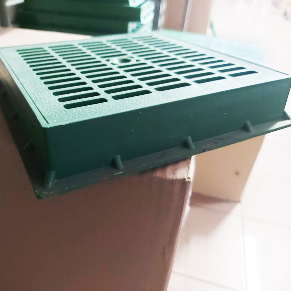 GRIGLIA-PVC-BORDO-TELAIO chiusino in plastica, chiusino in pvc, chiusini in pvc, tombini in plastica, chisuini per pozzetti in plastica, materiali edili Bergamo, Rota Commerciale Bergamo