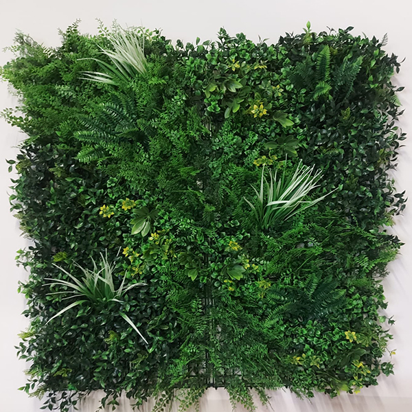 sempre-verde-verticale-3 sempreverde verticale, giardino verticale artificiale, pannelli giardino verticale, parete verde, arredo giardino Bergamo, giardinaggio Bergamo, Rota Commerciale Bergamo