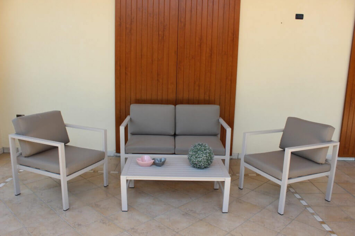 SALOTTO CUBA 2 P salotto da giardino antracite, salotto da giardino tortora , salotto da giardino marrone, salotto da giardino bianco, salotto da esterno, salotto esterno, salotto da giardino tortora, salotto da esterno antracite, salotto da esterno bianco, salotto da esterno marrone, salotto da esterno tortora, arredo giardino Bergamo, giardinaggio Bergamo, Rota Commerciale Bergamo