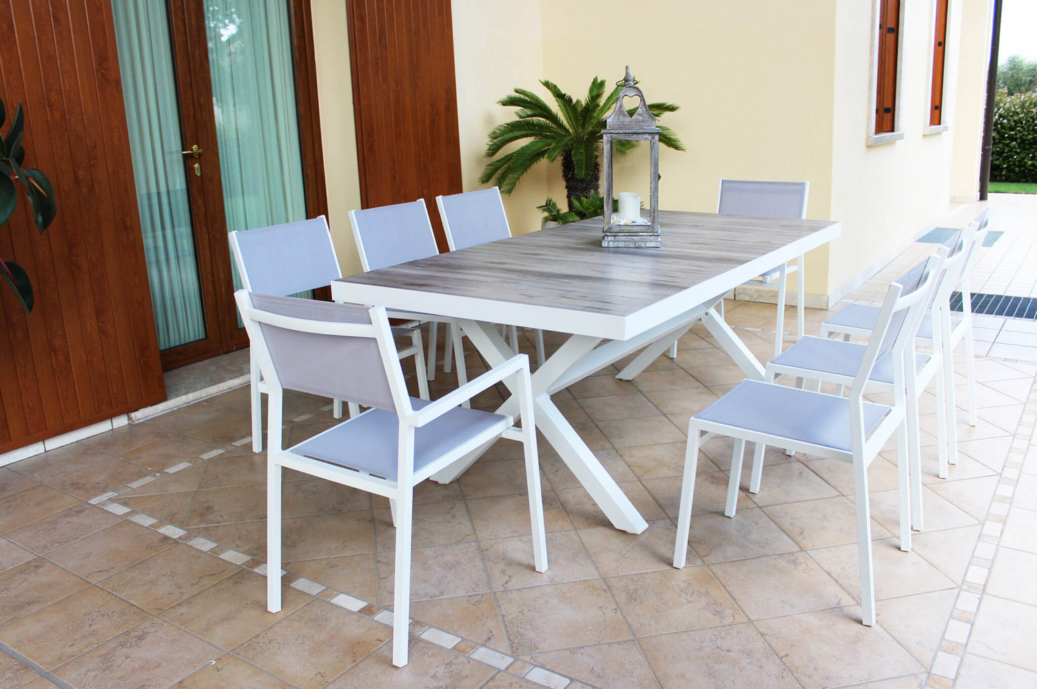 TAVOLO MIAMI BIANCO Tavolo da giardino con piano in gres, tavolo da esterno fisso, tavolo da esterno, tavolo da giardino, tavolo da esterno, tavolo da giardino fisso, tavolo da esterno fisso, tavolo da giardino bianco , tavolo da esterno bianco , tavolo da giardino con piano in gres effetto legno, arredo giardino , arredo giardino Bergamo, giardinaggio Bergamo, Rota Commerciale Bergamo, giardinaggio