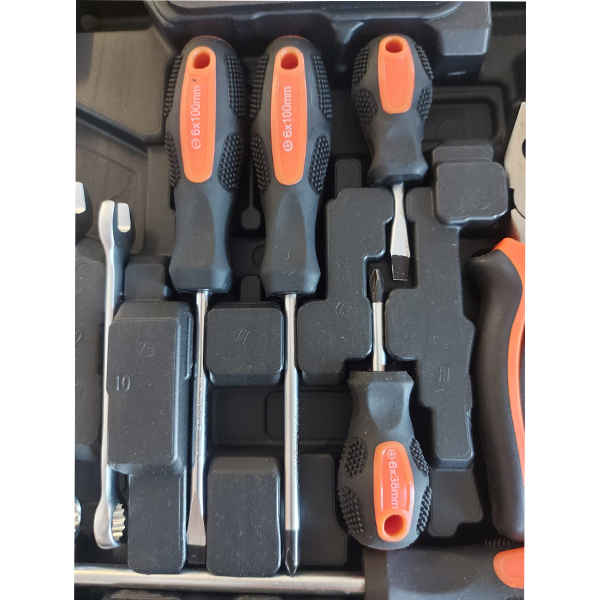 VALIGETTA-UTENSILI-1 valigetta utensili, valigetta porta attrezzi, valigetta attrezzi, valigetta utensili set 56 pezzi, valigetta utensili set, utensili set, ferramenta, ferramenta Bergamo, Rota Commerciale Bergamo