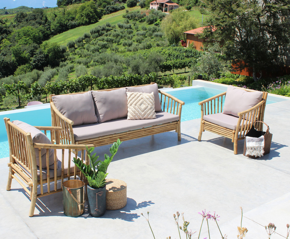 POLTRONA BLANCA poltrona in bamboo da esterno Blanca, poltrona bamboo esterno, poltrona bamboo da giardino, poltrona bamboo giardino, arredo giardino, arredo giardino Bergamo, arredo giardino bamboo, giardinaggio, giardinaggio Bergamo, arredamento giardino, arredamento giardino Bergamo, arredamento giardino bamboo, Rota Commerciale Bergamo