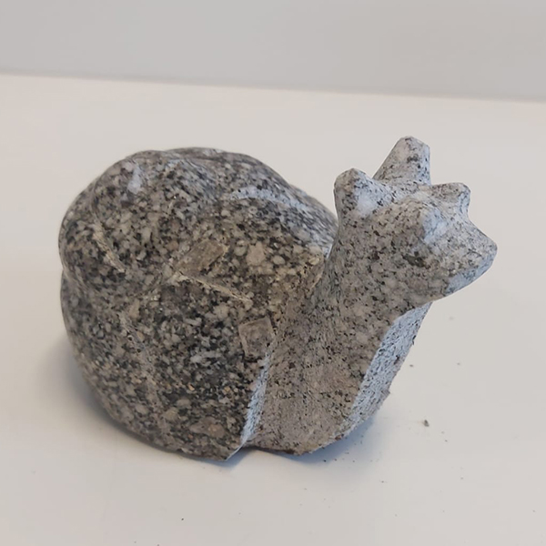 chiocciola-in-granito animali in pietra, statue in pietra animali, statue da giardino in pietra, statuette da giardino in pietra, giardinaggio, giardinaggio Bergamo, chiocciola in pietra