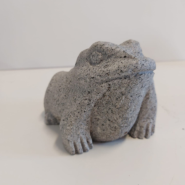 rana-in-granito animali in pietra, statue in pietra animali, statue da giardino in pietra, statuette da giardino in pietra, giardinaggio, giardinaggio Bergamo, ranocchia in pietra