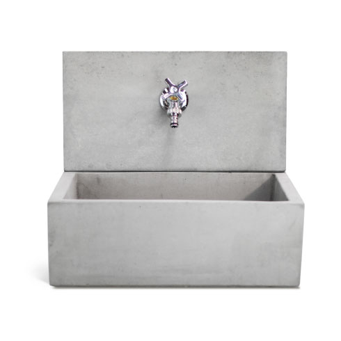 q-madrid-g-small lavello da esterno Q Madrid, lavello da etserndo, lavandino da esterno, lavello moderno, lavabo da esterno, lavabo moderno, lavello in cemento, lavandino in cemento, lavabo in cemento, fontane in cemento, fontane giardino, fontane Bergamo, giardinaggio, giardinaggio Bergamo, Rota Commerciale Bergamo